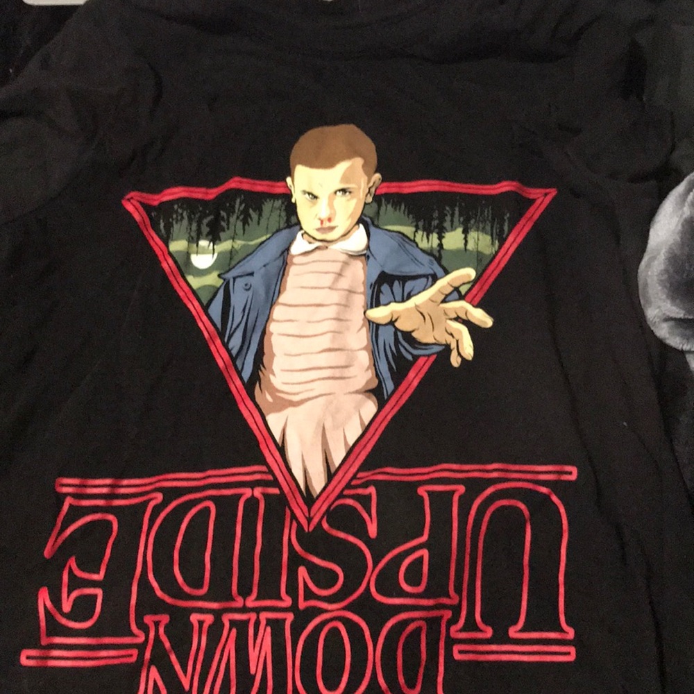 Strangers things t shirt
